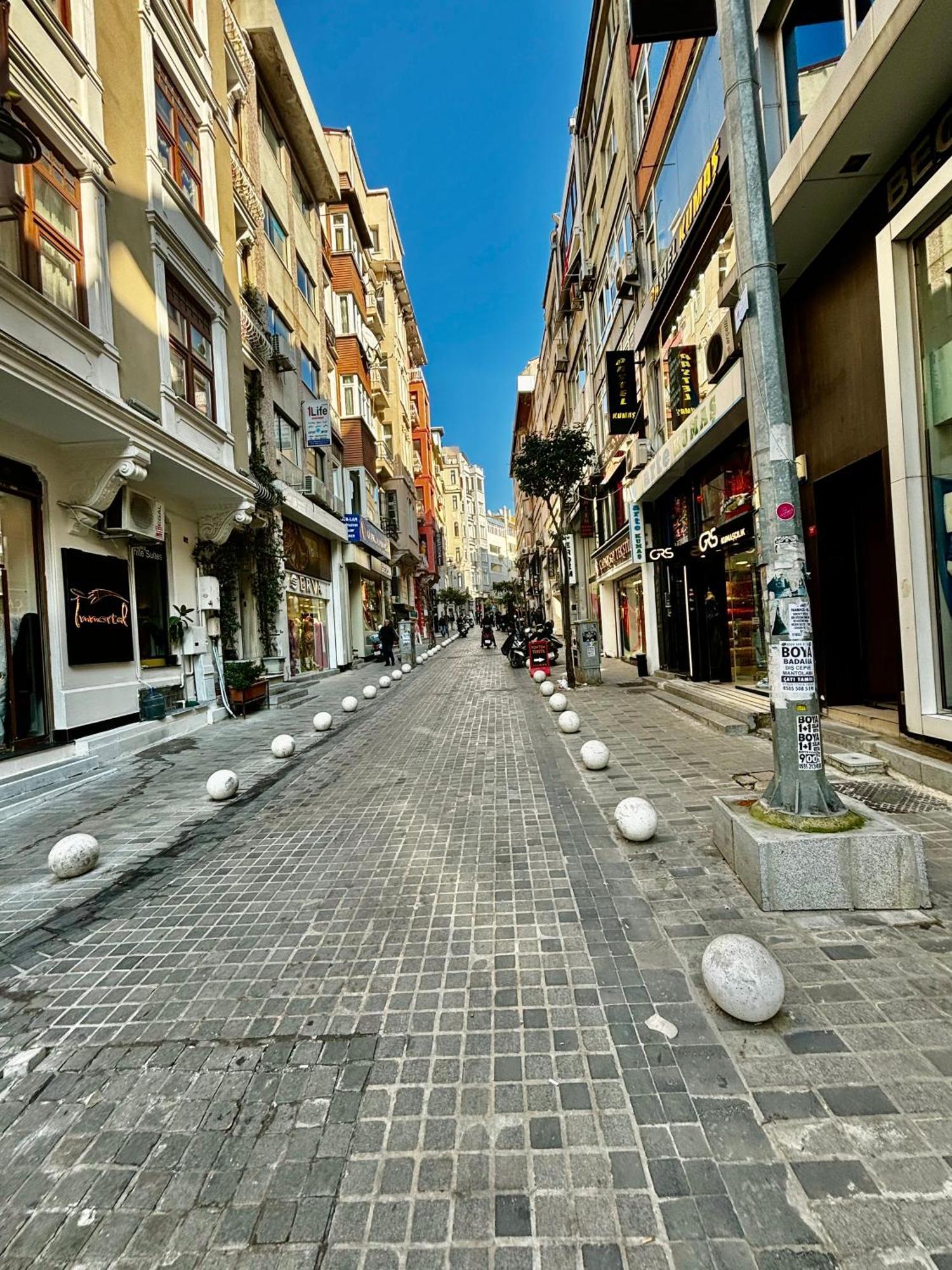 White * Istambul